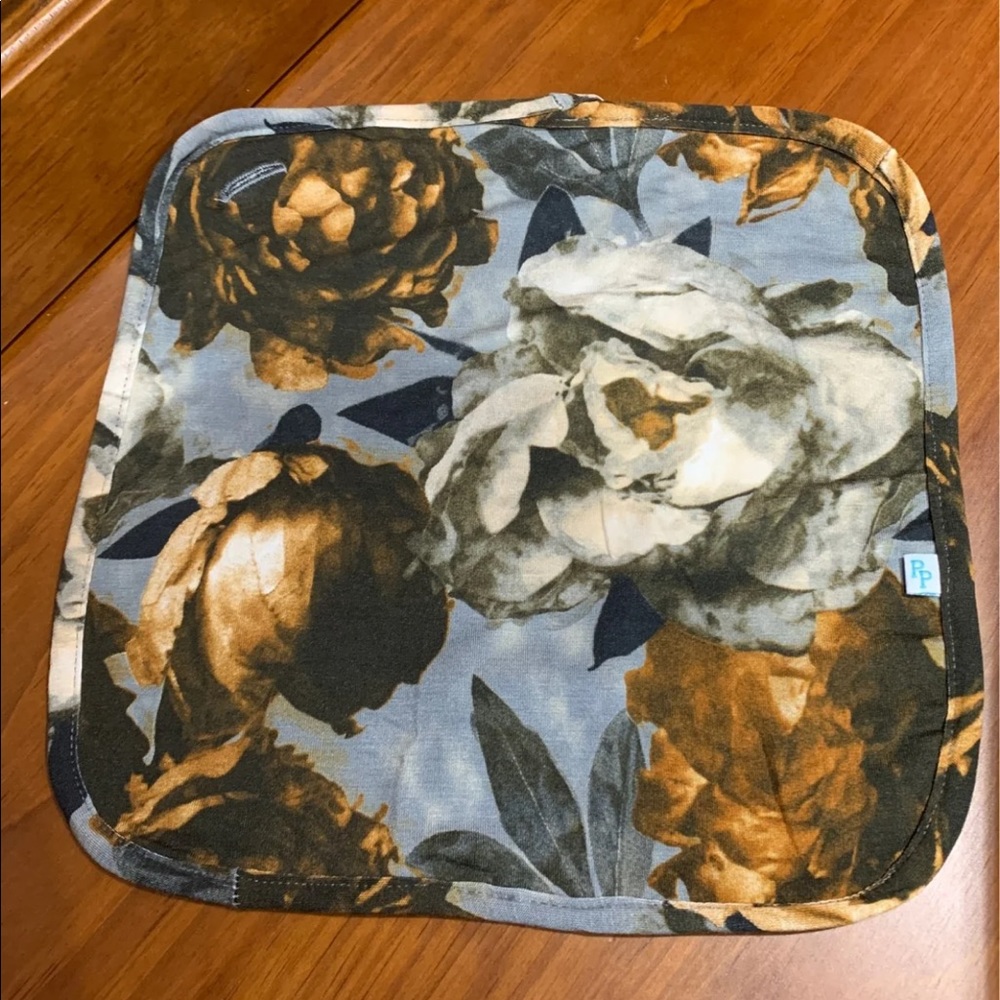 Posh Peanut Paige Peony Lovey